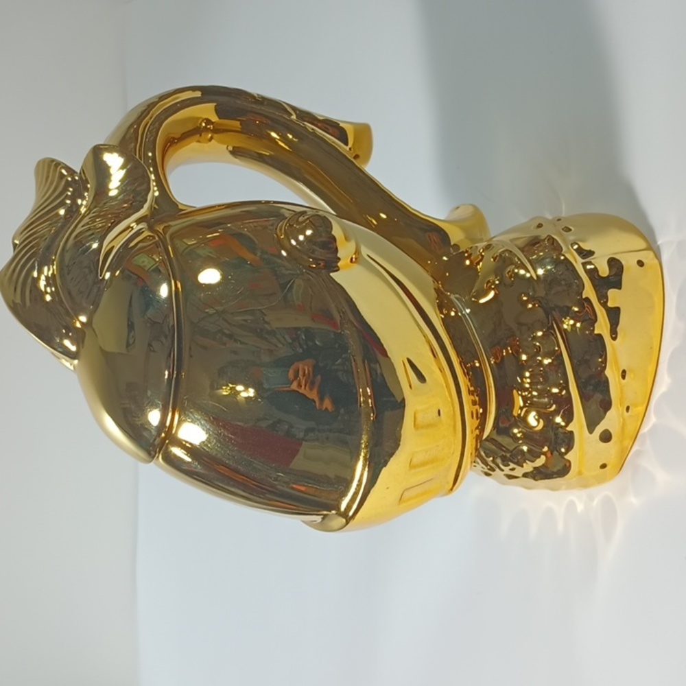 NIB 2001 Medieval Times Gold Knight Mug w/ Lid